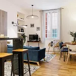 Chic & Cozy 2 Bdr Heart Of The Old Town Lejlighed *