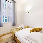 Chic & Cozy 2 Bdr Heart Of The Old Town Lejlighed *