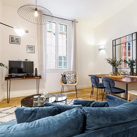Chic & Cozy 2 Bdr Heart Of The Old Town Lejlighed Nice